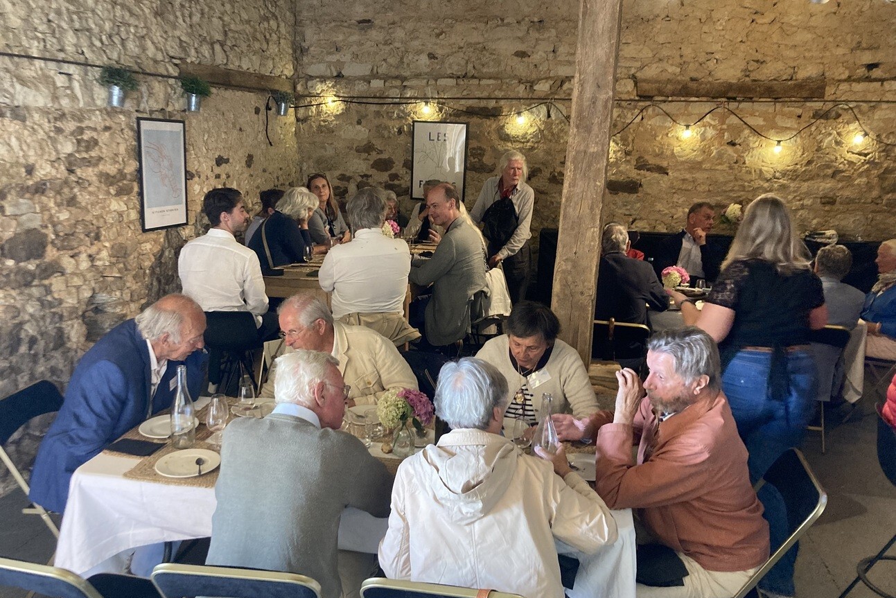 Restauration groupes au jardin de Marie